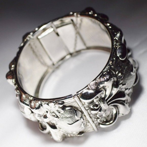 Vintage Wide Cuff Bracelet - Picture 4 of 7